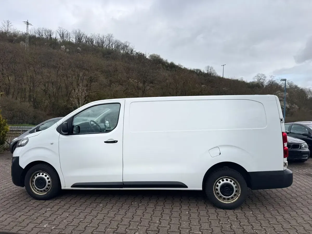 Gebraucht Opel Vivaro Edition 144 PS (105 kW) 2022 Weiß Van / Kleinbus