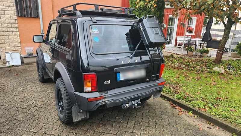 Schwarz Gebraucht 2025 Lada niva SUV | 18.500 € (Fairer Preis) - Bild 1/1