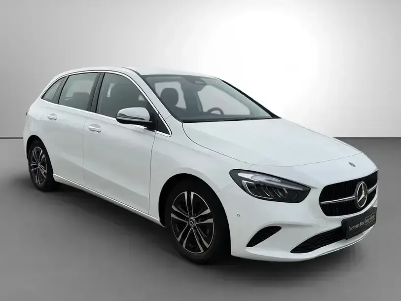 Gebraucht Mercedes B200 Progressive 163 PS (119 kW) 2025 Weiß Van / Kleinbus