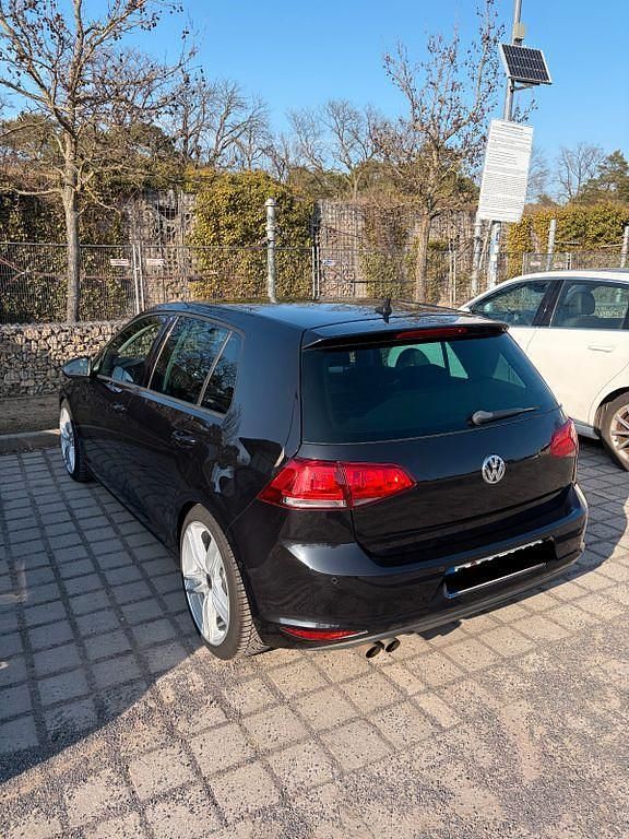 Gebraucht VW Golf VII 125 PS (91 kW) 2014 Schwarz Limousine
