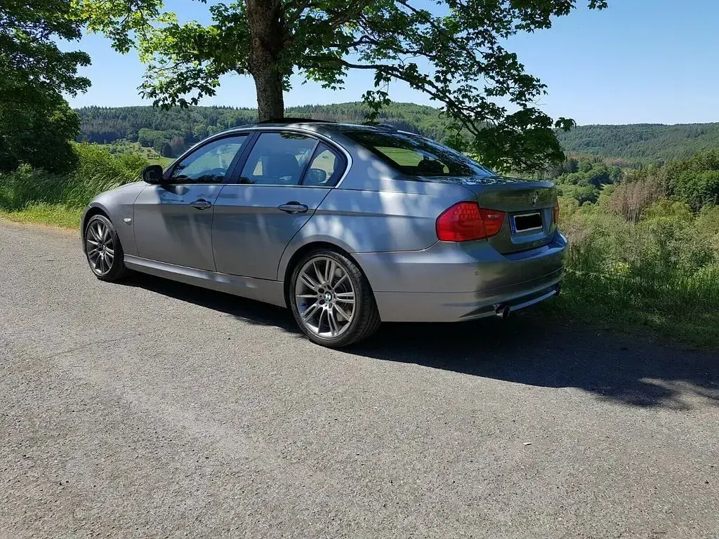 Gebraucht BMW 335 Comfort Edition 306 PS (225 kW) 2011 Grau Limousine