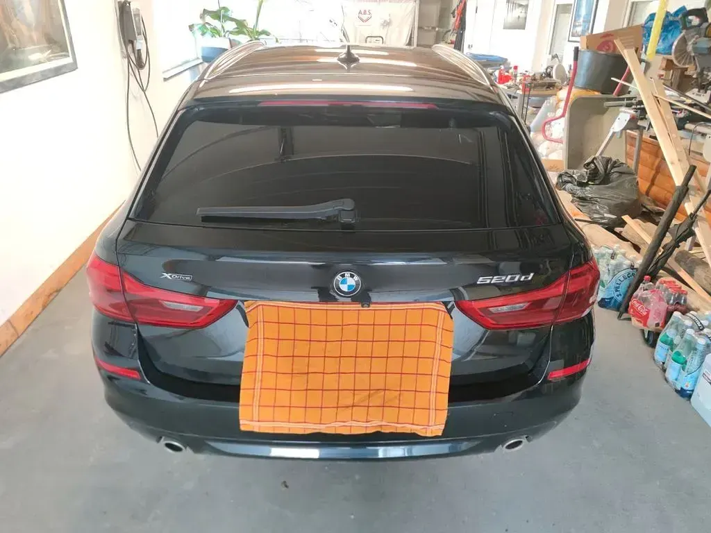 Gebraucht BMW 520 Sport Line 190 PS (139 kW) 2020 Schwarz Kombi