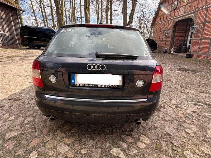 Gebraucht Audi A4 220 PS (161 kW) 2002 Blau Kombi