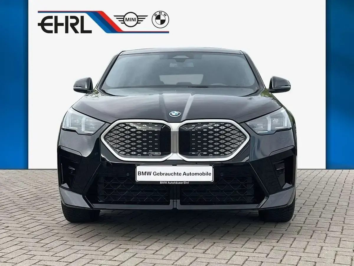 Gebraucht BMW iX2 M Sport 150 kW (204 PS) 2025 Schwarz SUV