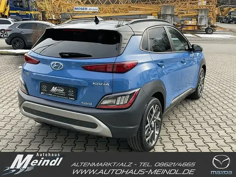 Gebraucht Hyundai Kona Prime 141 PS (103 kW) 2021 Surfy blue / phantom black roo SUV