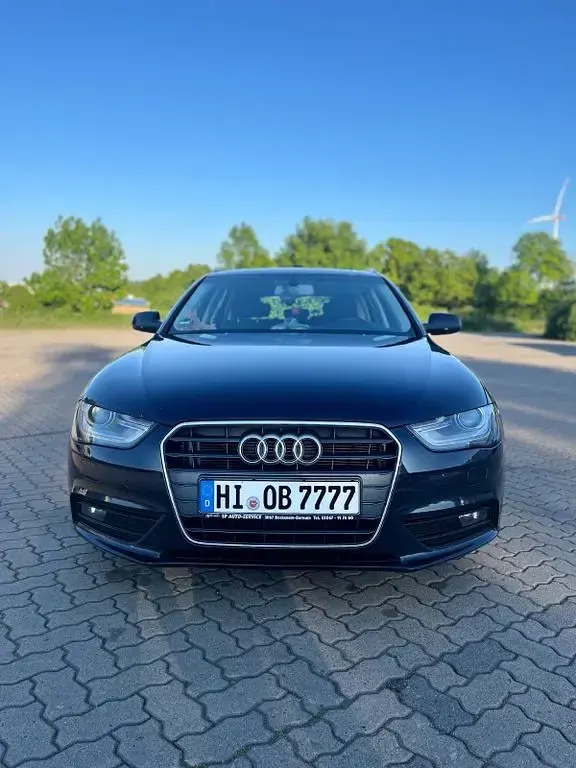 Gebraucht Audi A4 Ambition 143 PS (105 kW) 2015 Blau Kombi