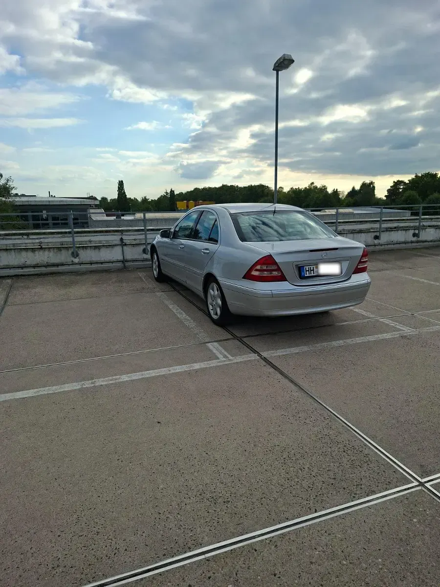 Gebraucht Mercedes C240 177 PS (130 kW) 2002 Silber Limousine