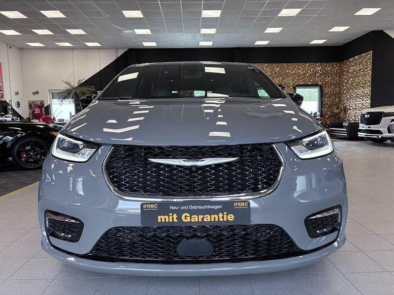 Gebraucht Chrysler Pacifica 291 PS (214 kW) 2025 Grau Van