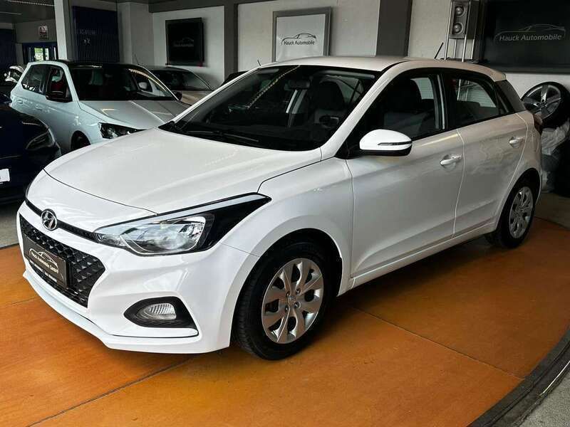White metallic Gebraucht 2019 Hyundai i20 Select Limousine | 10.890 € (Fairer Preis) - Bild 1/3