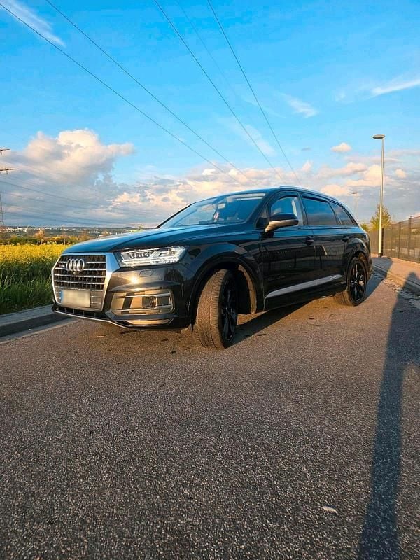 Używany Audi Q7 Comfort 286 KM (210 kW) 2016 Czarny SUV