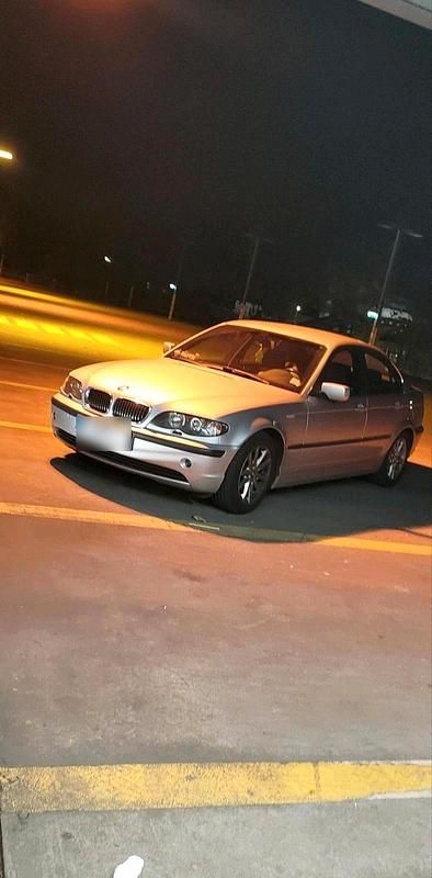 Gebraucht BMW 320 170 PS (125 kW) 2005 Silber Limousine