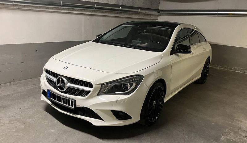Weiß Gebraucht 2015 Mercedes CLA220 Shooting Brake Kombi | 14.900 € (Fairer Preis) - Bild 1/4
