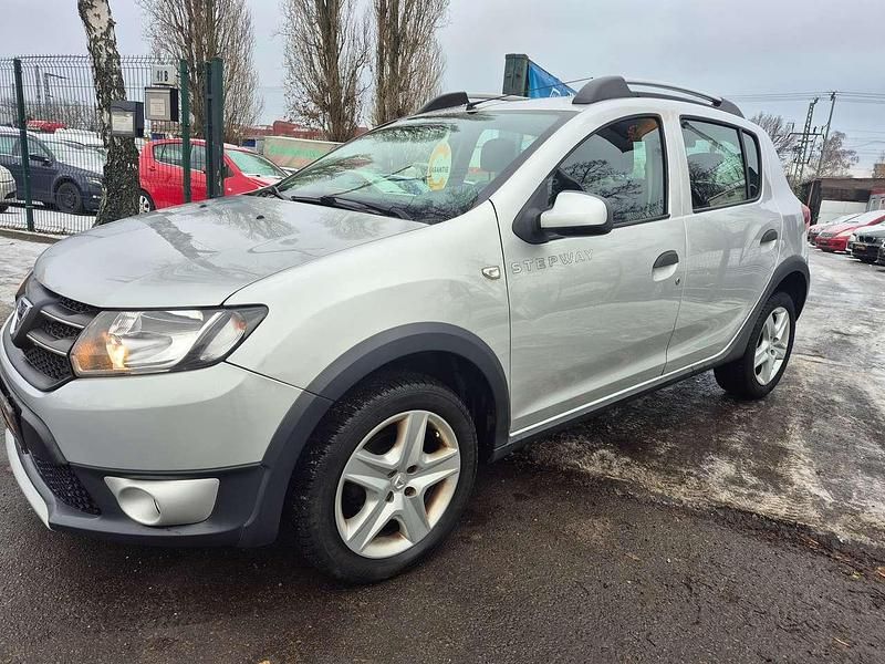 Gebraucht Dacia Sandero Prestige 90 PS (66 kW) 2013 Platingrau SUV