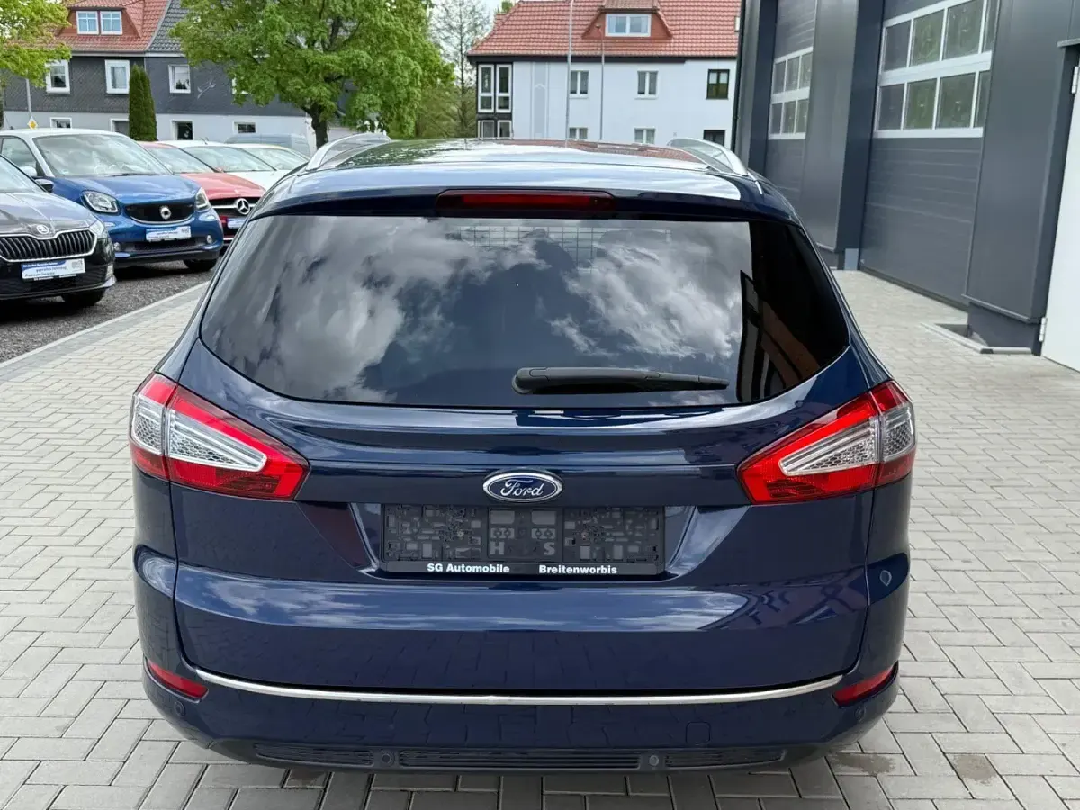 Gebraucht Ford Mondeo 140 PS (102 kW) 2014 Blau Kombi