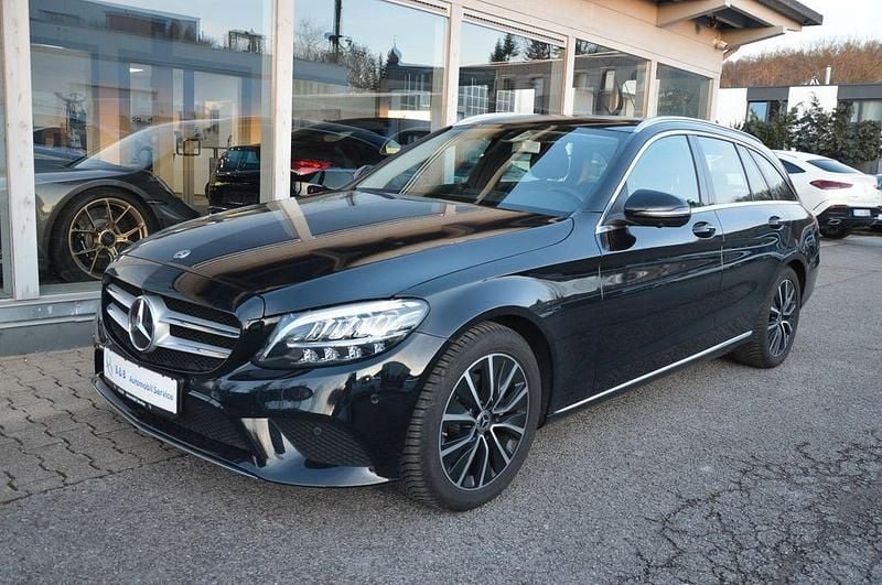 Schwarz/baltic black Gebraucht 2019 Mercedes C160 Avantgarde Coupé | 17.990 € (Teuer) - Bild 1/4
