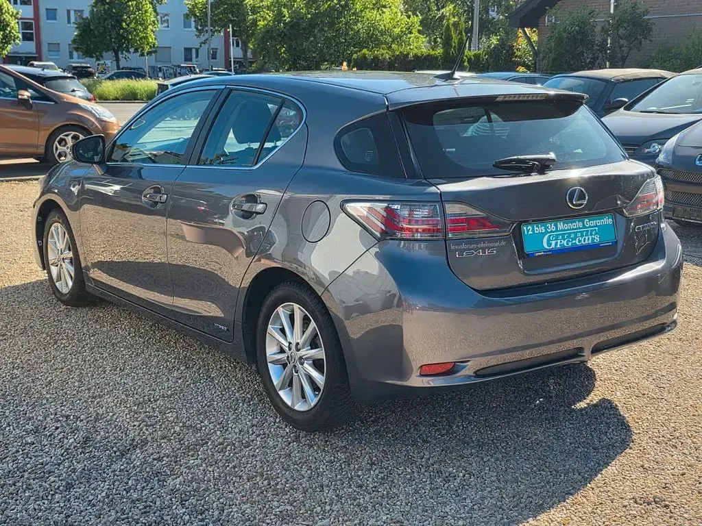 Gebraucht Lexus CT200h 136 PS (100 kW) 2011 Grau Limousine