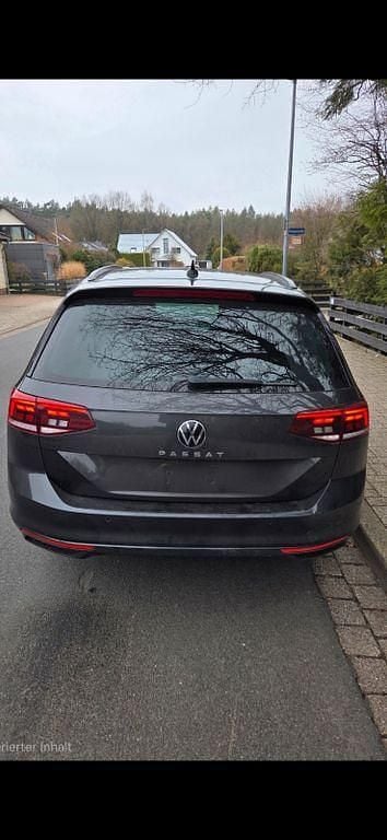 Gebraucht VW Passat Basis 150 PS (110 kW) 2022 Grau Kombi