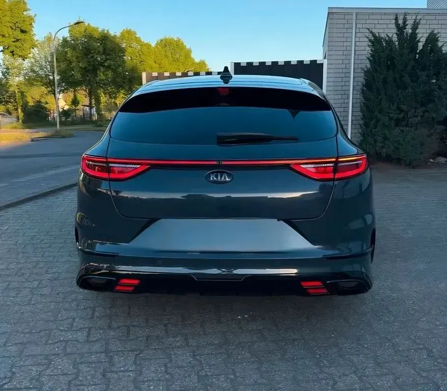 Gebraucht Kia ProCeed GT GT 204 PS (150 kW) 2019 Grau Kleinwagen