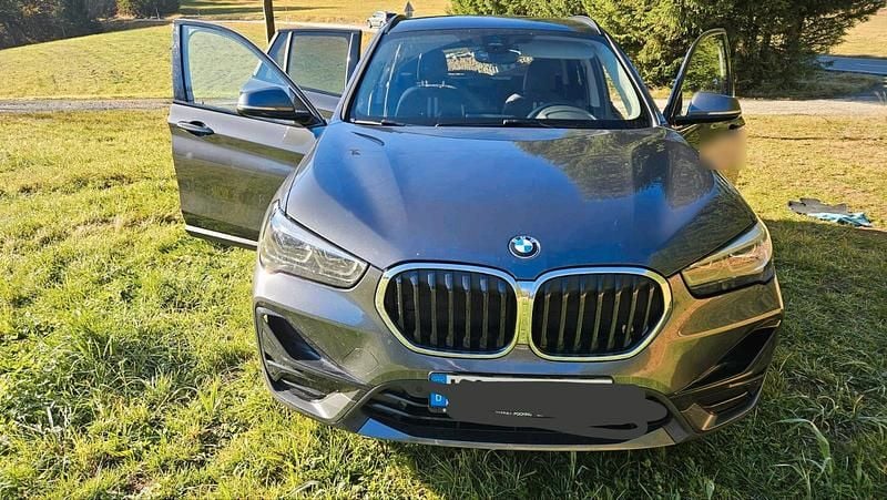 Gebraucht BMW X1 Sport Line 150 PS (110 kW) 2022 Grau SUV