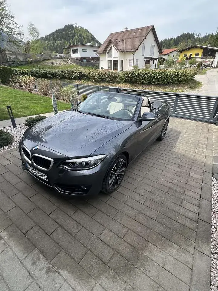 Gebraucht BMW 218 150 PS (110 kW) 2019 Grau Cabrio