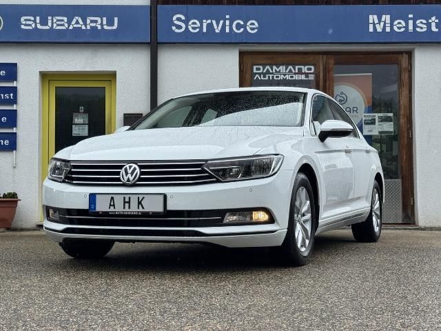 Weiß Gebraucht 2016 VW Passat Comfortline Limousine | 14.990 € (Fairer Preis) - Bild 1/4