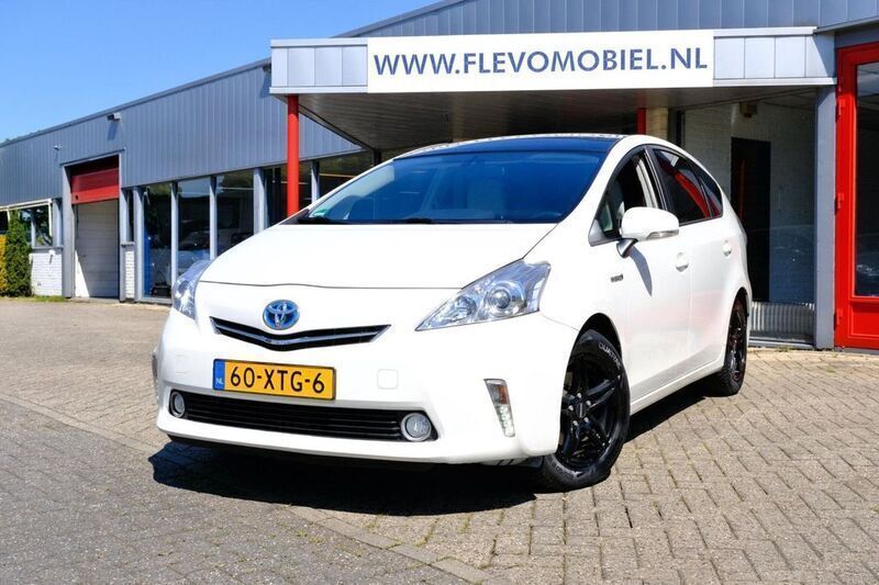 Weiß Gebraucht 2012 Toyota Prius+ Van / Kleinbus | 11.750 € (Fairer Preis) - Bild 1/4