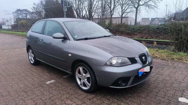 Grau Gebraucht 2007 Seat Ibiza Limousine | 1.800 € (Fairer Preis) - Bild 1/4