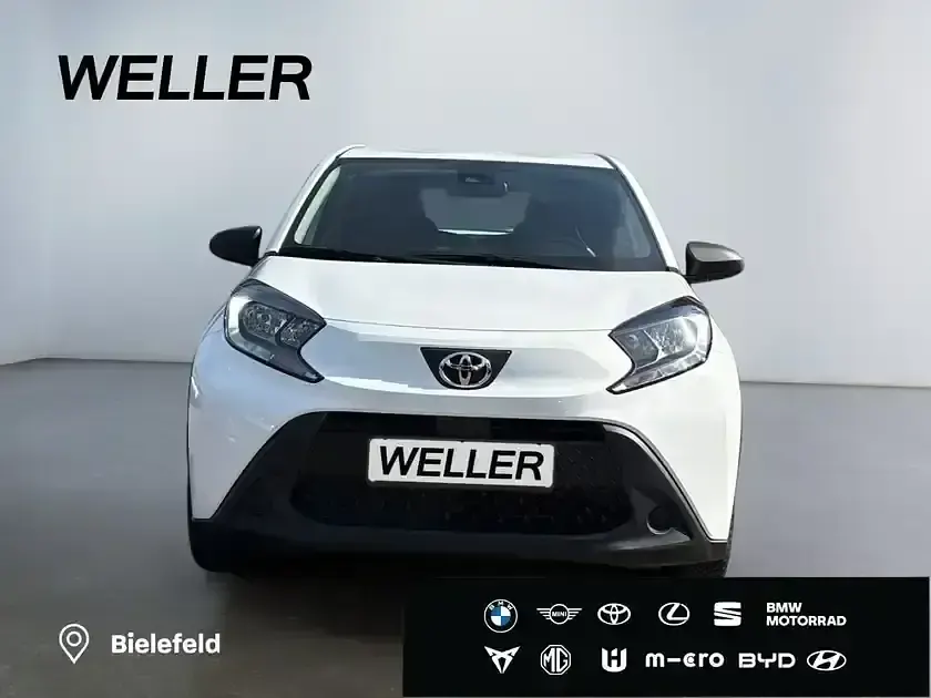 Gebraucht Toyota Aygo 72 PS (52 kW) 2023 Schneeweiß Kleinwagen