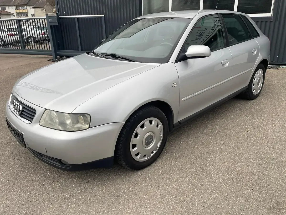 Second-hand Audi A3 102 CP (75 kW) 2003 Gri Hatchback