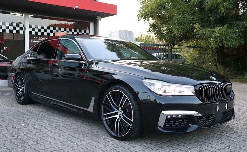 Schwarz Gebraucht 2017 BMW 750 M Sport Limousine | 29.999 € (Etwas zu teuer) - Bild 1/4