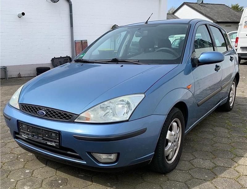 Usata Ford Focus 101 CV (74 kW) 2001 Blu Berlina