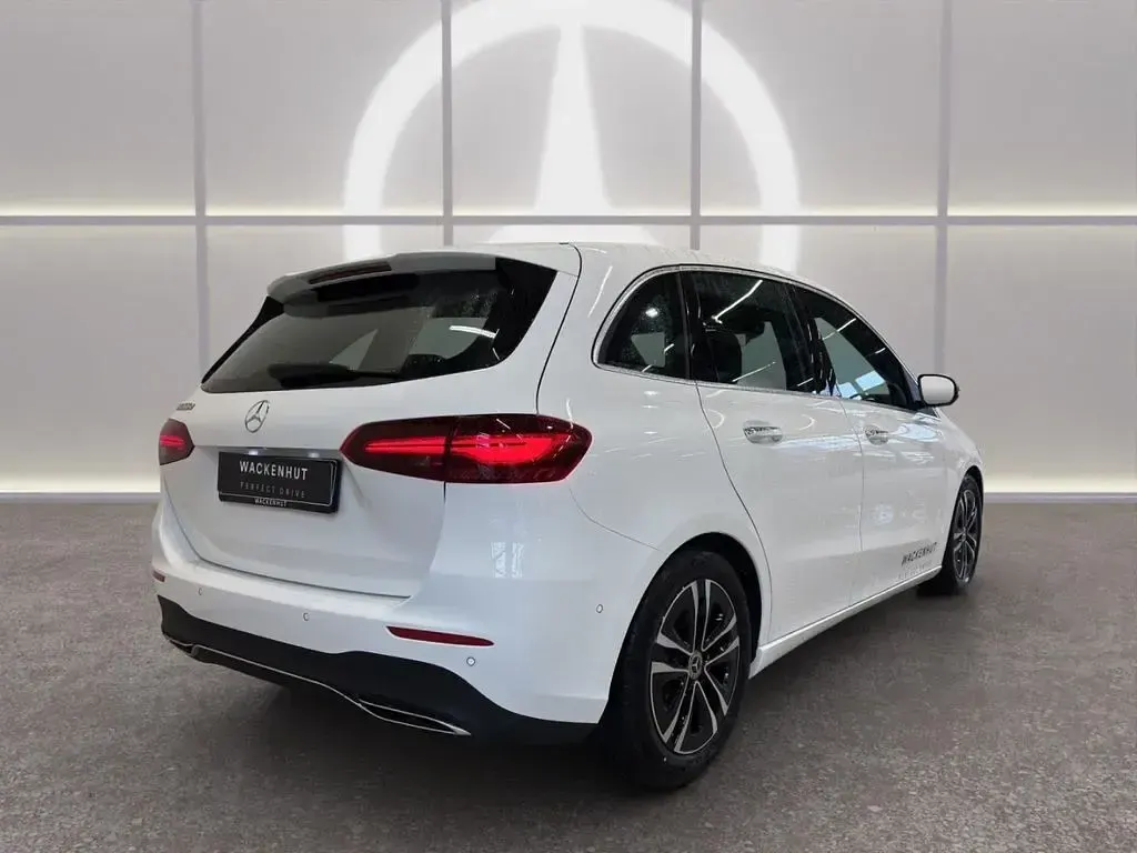 Gebraucht Mercedes B200 Advanced Plus 150 PS (110 kW) 2026 Weiss Kleinwagen