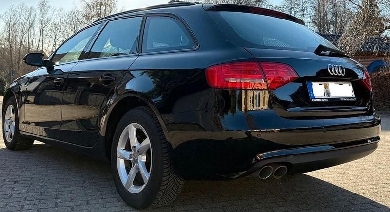 Gebraucht Audi A4 Attraction 150 PS (110 kW) 2013 Schwarz Kombi