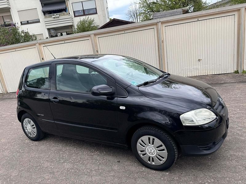 Second-hand VW Fox 55 CP (40 kW) 2010 Negru Hatchback