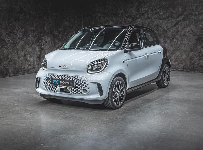 Weiß Gebraucht 2021 Smart ForFour Electric Drive Prime Exclusive Limousine | 15.222 € (Etwas zu teuer) - Bild 1/4