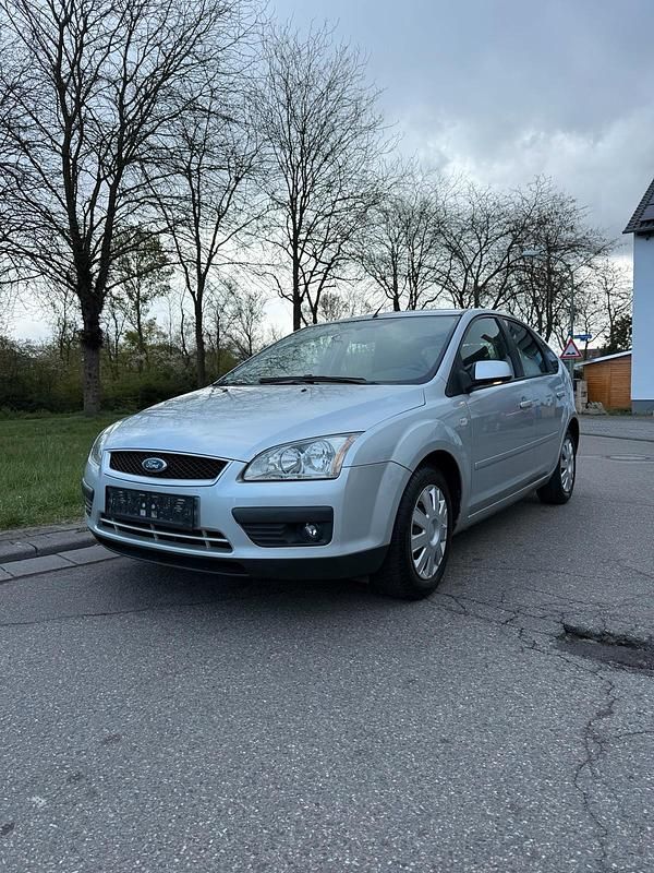 Gebraucht Ford Focus 101 PS (74 kW) 2006 Silber Kleinwagen
