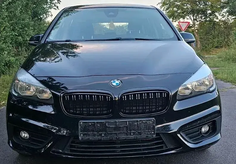 Gebraucht BMW 218 Gran Tourer 150 PS (110 kW) 2016 Schwarz Van / Kleinbus