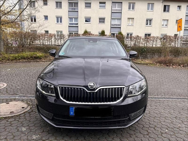 Second-hand Skoda Octavia Style 140 CP (102 kW) 2013 Negru Berlinǎ