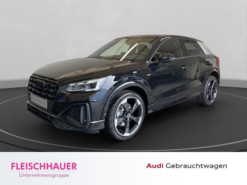 Mythosschwarz metallic Gebraucht 2024 Audi Q2 S-Line SUV | 37.880 € - Bild 1/4