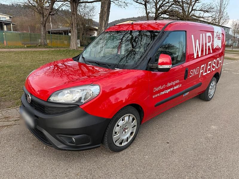 Gebraucht Fiat Doblò 120 PS (88 kW) 2017 Rot Van / Kleinbus