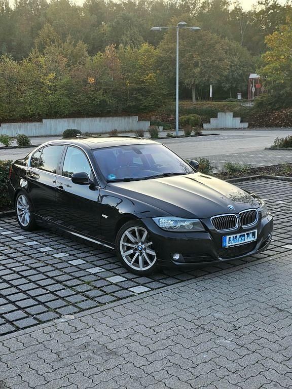 Gebraucht BMW 325 Performance 204 PS (150 kW) 2010 Schwarz Limousine