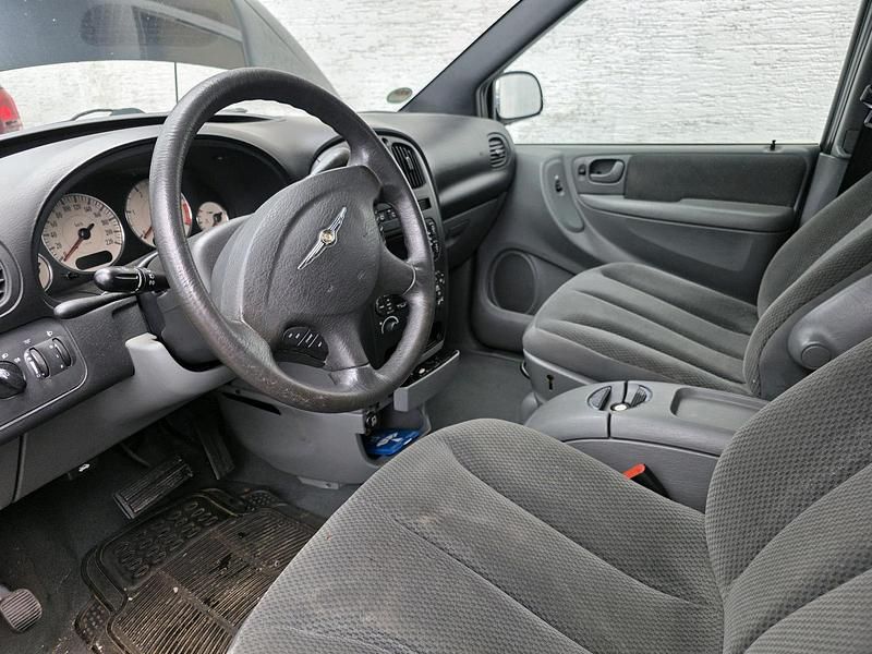 Gebraucht Chrysler Voyager 174 PS (127 kW) 2005 Schwarz Van / Kleinbus