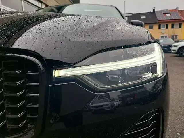 Gebraucht Volvo XC60 Plus 349 PS (256 kW) 2023 Onyx black (metallic) SUV