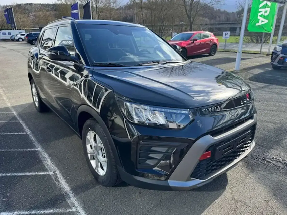 Neu KGM Tivoli 163 PS (119 kW) 2026 Schwarz SUV