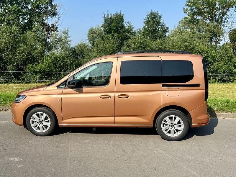 Gebraucht VW Caddy Life 102 PS (75 kW) 2024 Orange Van / Kleinbus