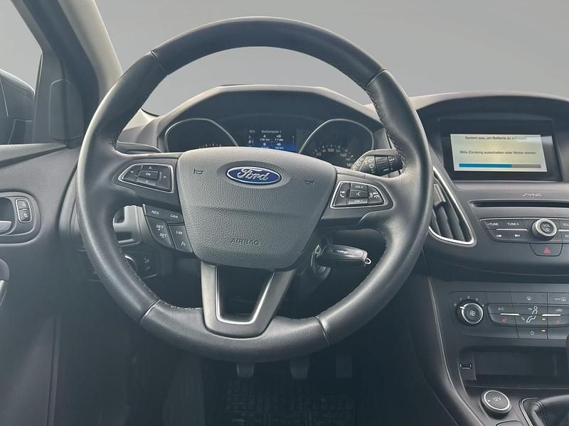 Gebraucht Ford Focus Business Edition 125 PS (91 kW) 2018 Grau Kombi