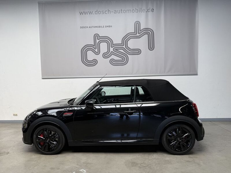 Midnight black ii Gebraucht 2024 Mini John Cooper Works Cabriolet Cabrio | 38.790 € (Fairer Preis) - Bild 1/4
