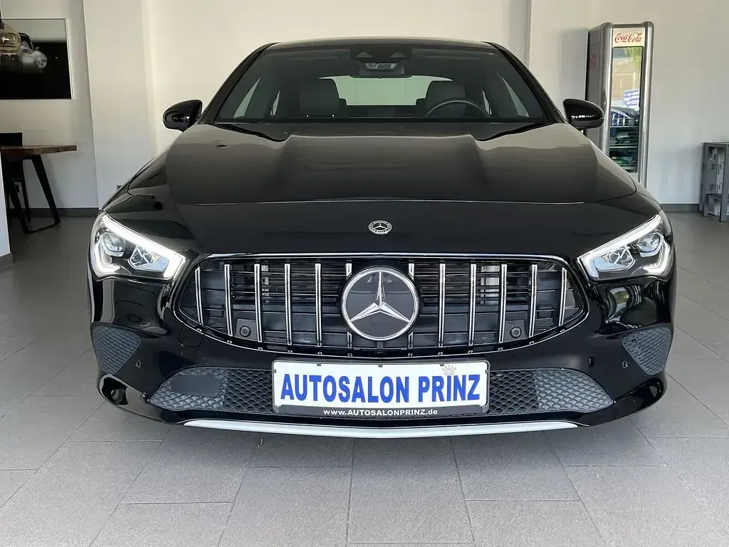 Gebraucht Mercedes CLA180 136 PS (100 kW) 2020 Nachtschwarz Limousine