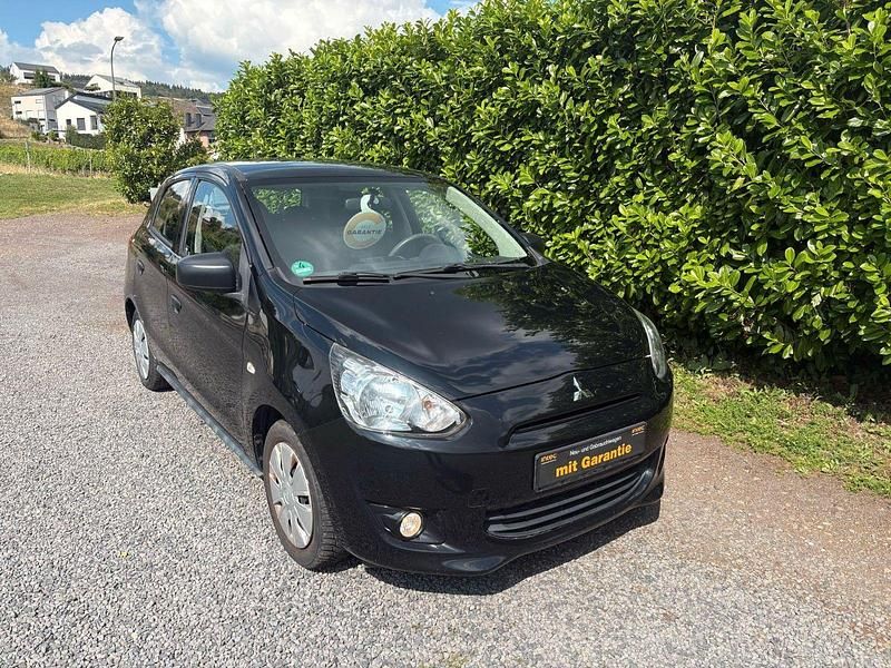 Schwarz Gebraucht 2015 Mitsubishi Space Star Kleinwagen | 5.990 € (Fairer Preis) - Bild 1/4