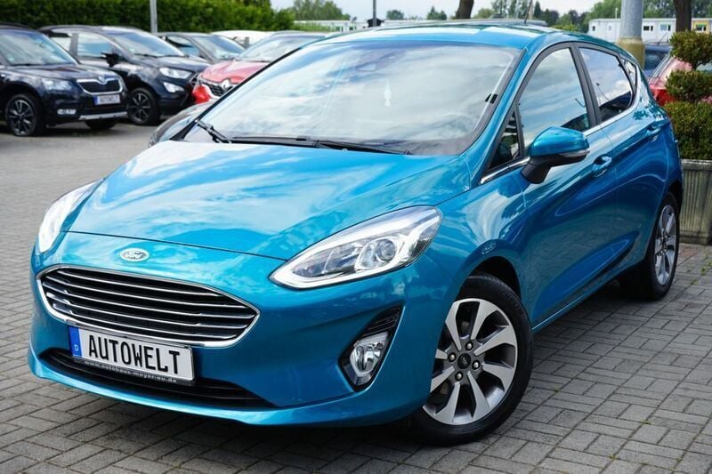 Blau Gebraucht 2018 Ford Fiesta Titanium Kleinwagen | 11.500 € (Guter Preis) - Bild 1/4